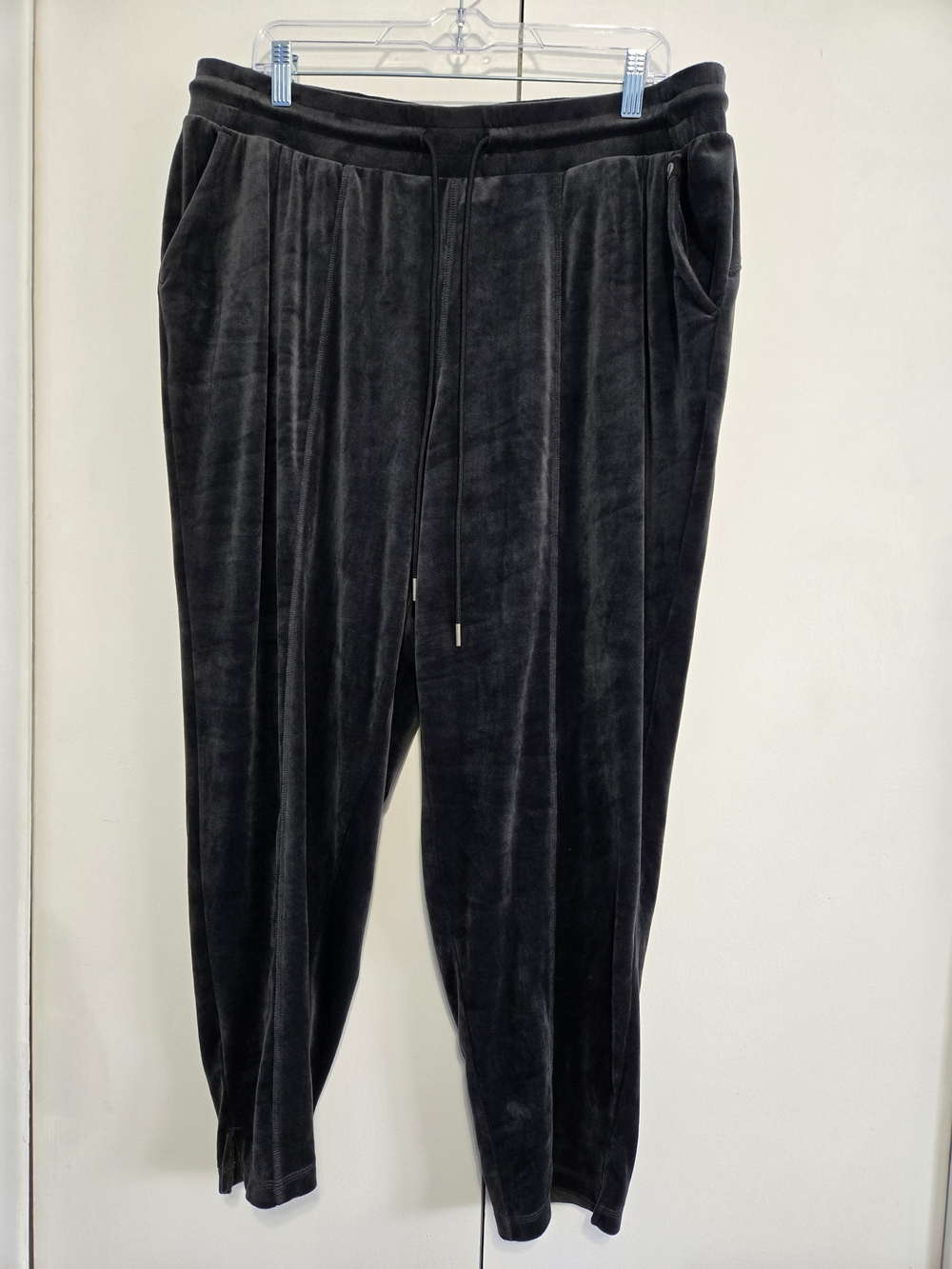 LIVI Lane Bryant 18/20 Charcoal Gray Velour Jogger Pants Plus Size